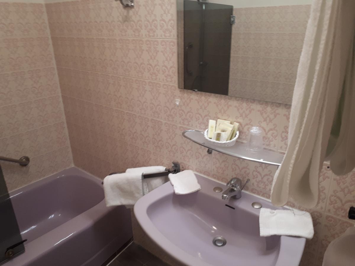 Auberge De L'Etang Bleu Vieux-Mareuil Εξωτερικό φωτογραφία